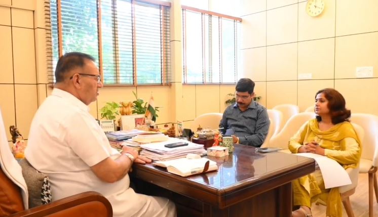 गणेश जोशी ने की लखपति दीदी योजना और हाउस ऑफ हिमालया की समीक्षा