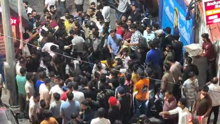 मालरोड पर एंट्री को लेकर हंगामा