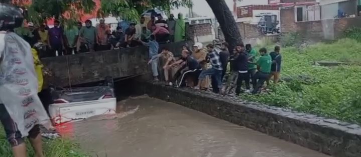 हल्द्वानी में नहर में बही कार 4 की मौत 3 घायल
