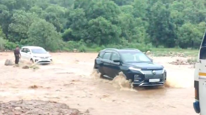 रामनगर में उफान पर आया धनगढ़ी नाला, NH-309 पर यातायात ठप