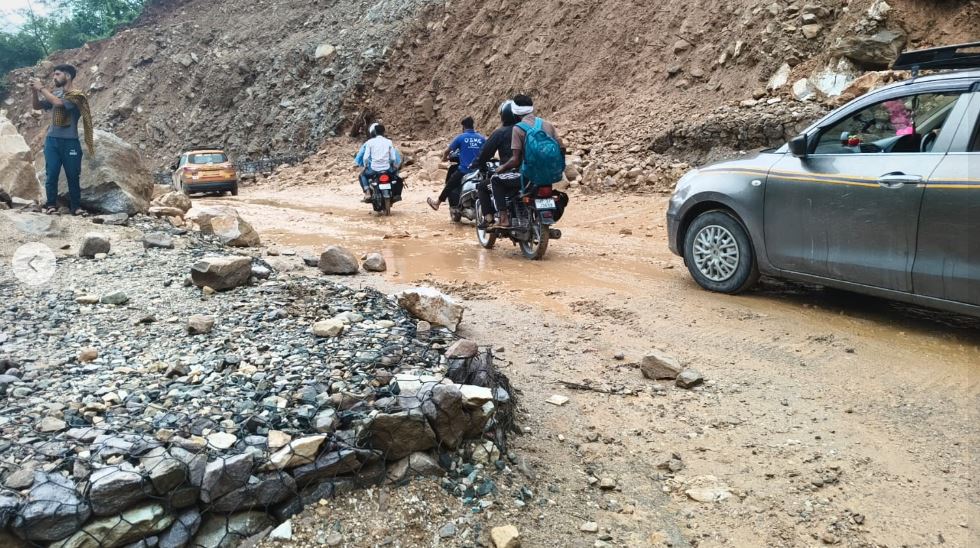 मानसून के चलते PWD को हुआ 90 करोड़ का नुकसान