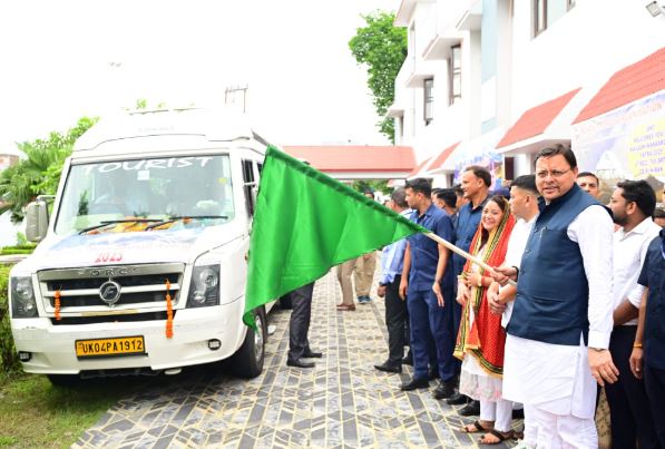 CM ने कैलाश मानसरोवर यात्रा जाने वाले श्रद्धालुओं को दिखाई हरी झंडी CM flagged off pilgrims going for Kailash Mansarovar Yatra