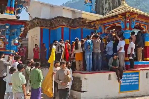 ओंकारेश्वर मंदिर में उमड़ रहा श्रद्धा का सैलाब, 32 हजार से अधिक श्रद्धालुओं ने किए दर्शन