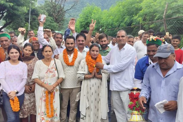 खत समाल्टा से प्रियंका चौहान निर्विरोध बनी वीडीसी सदस्य
