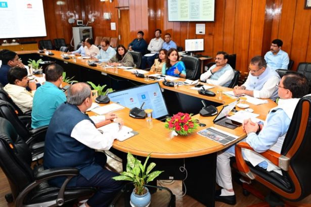 उत्तराखंड के हर ब्लॉक में बनेगा स्मार्ट गांव, CM ने दिए हर गांव में सॉलिड वेस्ट मैनेजमेंट यूनिट स्थापित करने के निर्देश