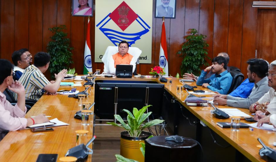 हेलीकॉप्टर दुर्घटनाओं को रोकने के लिए उत्तराखंड में जल्द बनेगी SOP, सीएम धामी ने दिए निर्देश